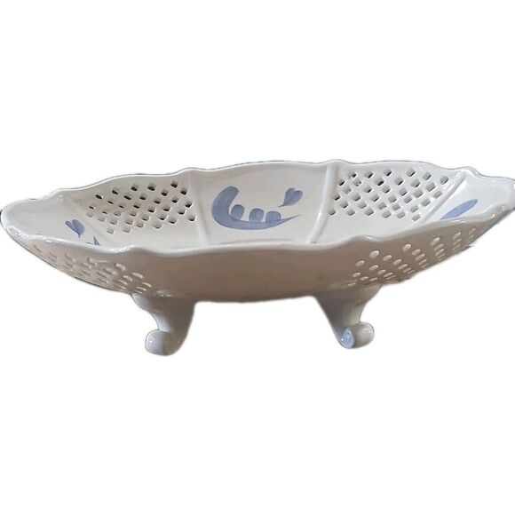 Home Interiors White Oval Cutout Blue Floral 4 Footed Dish 2002 Food Safe - Picture 5 of 7